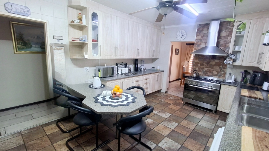 To Let 3 Bedroom Property for Rent in Vaalpark Free State